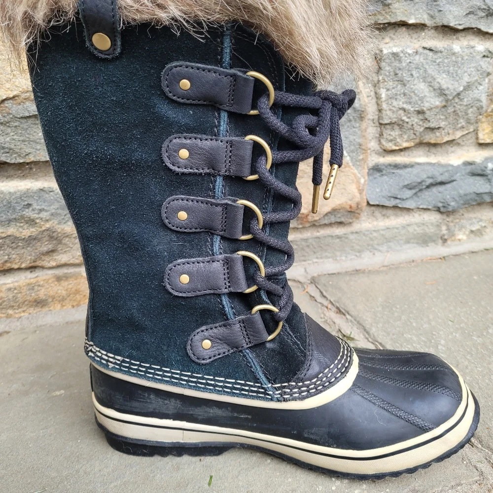Sorel Joan of Arctic snow boots